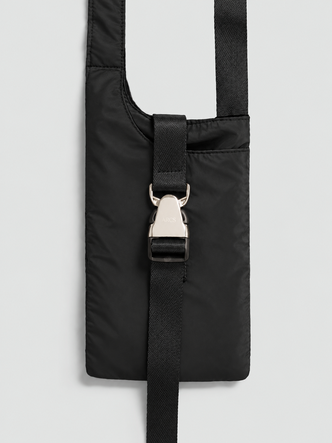 CLOSER POUCH in Black Recycled Polyester